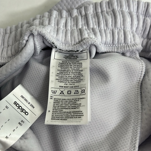 Men’s Adidas Trae Young Basketball Shorts size‎ Large - Picture 5 of 6